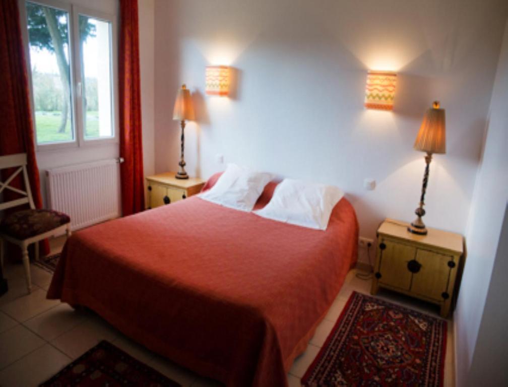 Le Petit Pont Hotel Monce-en-Belin Room photo