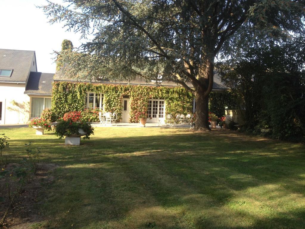 Le Petit Pont Hotel Monce-en-Belin Exterior photo
