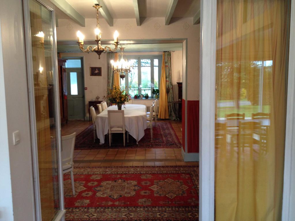 Le Petit Pont Hotel Monce-en-Belin Exterior photo