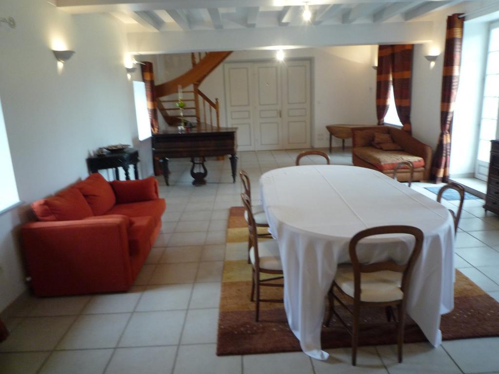 Le Petit Pont Hotel Monce-en-Belin Exterior photo